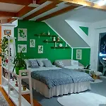 Gallery *